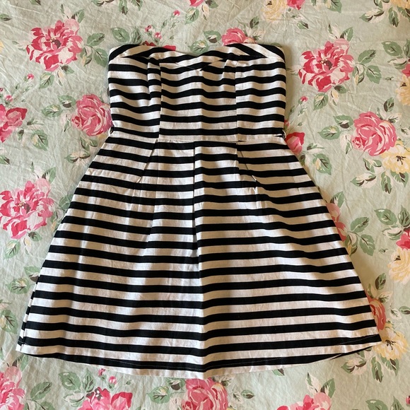 Striped skater dress - Picture 1 of 4